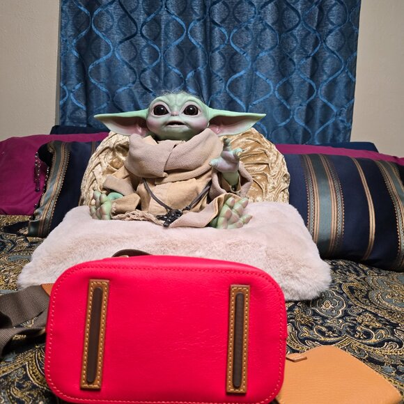 Dooney & Bourke Raleigh Small Roxy Leather shoulder Bag in Geranium & Wallet - Picture 7 of 16